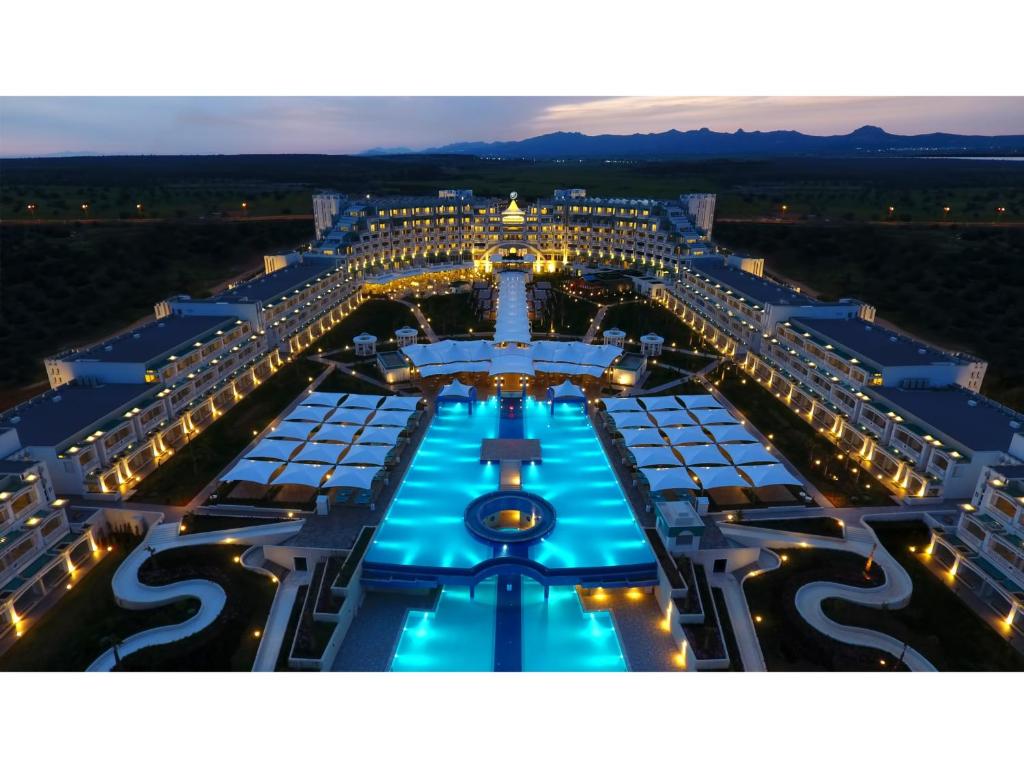 هتل لیماک سیپروس دلوکس قبرس شمالی – Limak Cyprus Deluxe Hotel