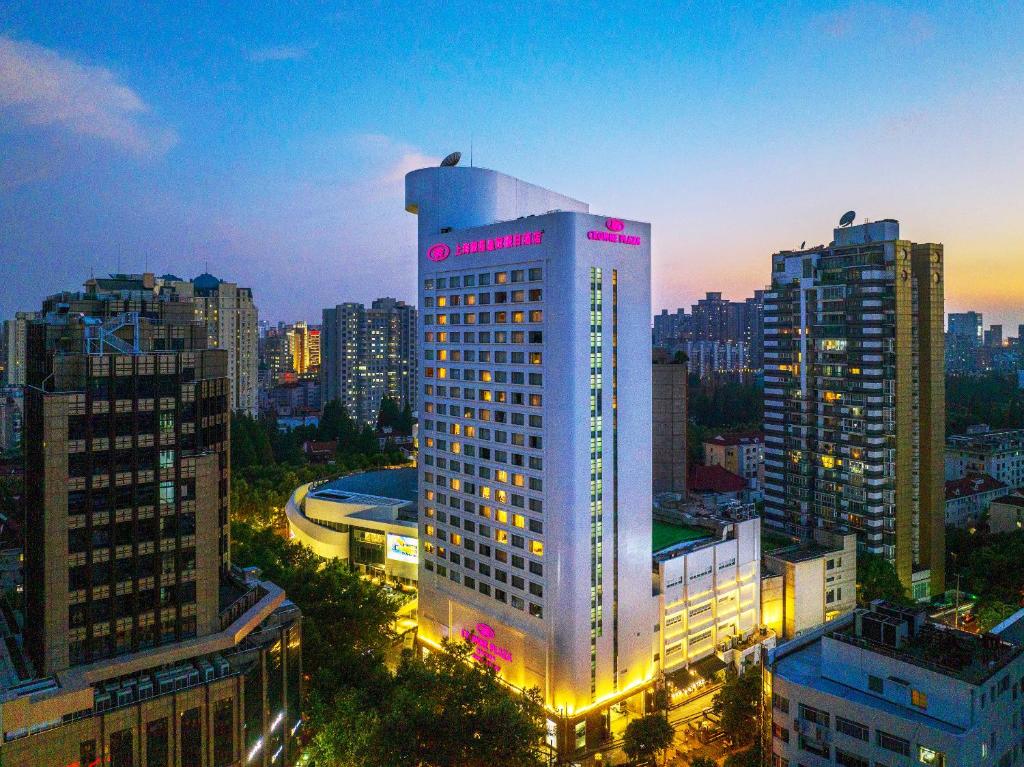 معرفی هتل Crowne Plaza Shanghai Fudan چین